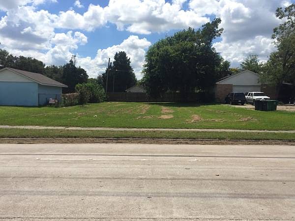 LOOK FROM ALMEDA GENOA RD