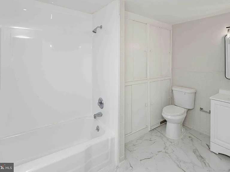 828 Mill St — Photo 13