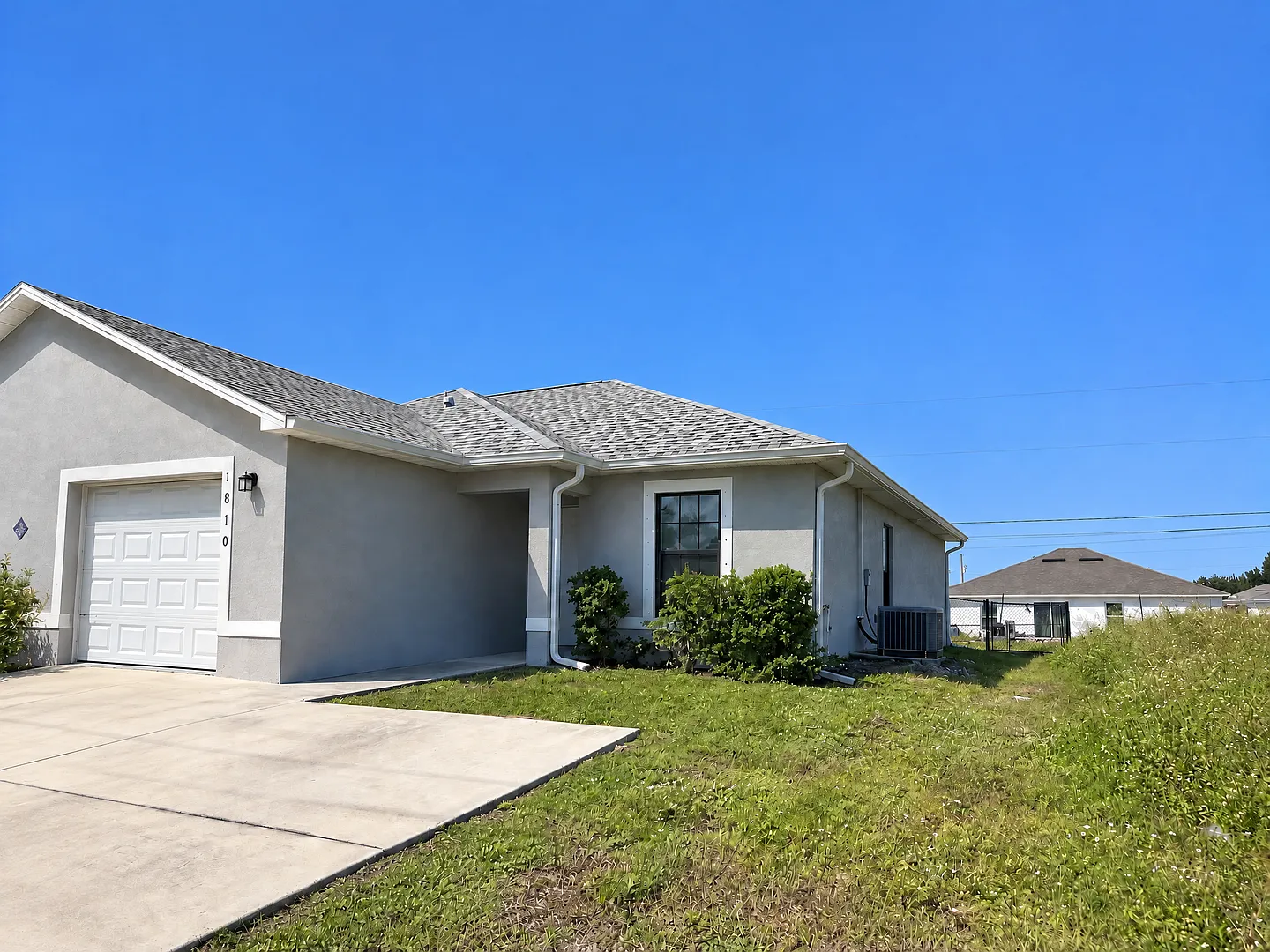 3 Bed 2 Bath 1 Car Garage Duplex — Photo 2
