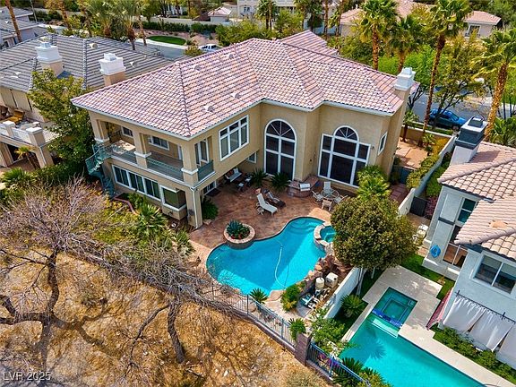 3rd image of 2024 Glenview Dr