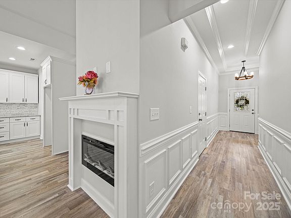 5th image of 5101 Thornhill Dr