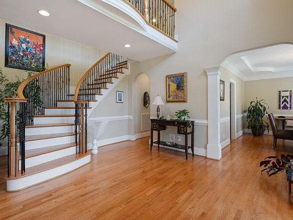 4th image of 5 Charlestonplace Ct