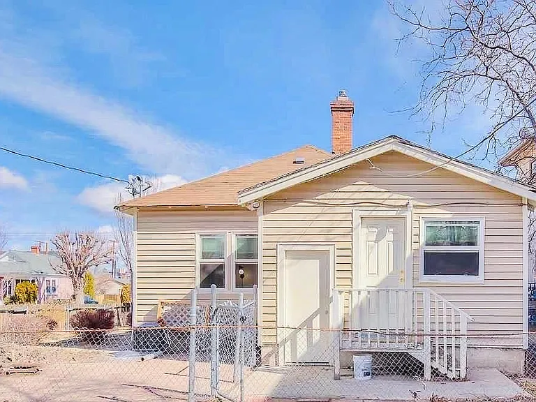 1039 Watt St — Photo 12