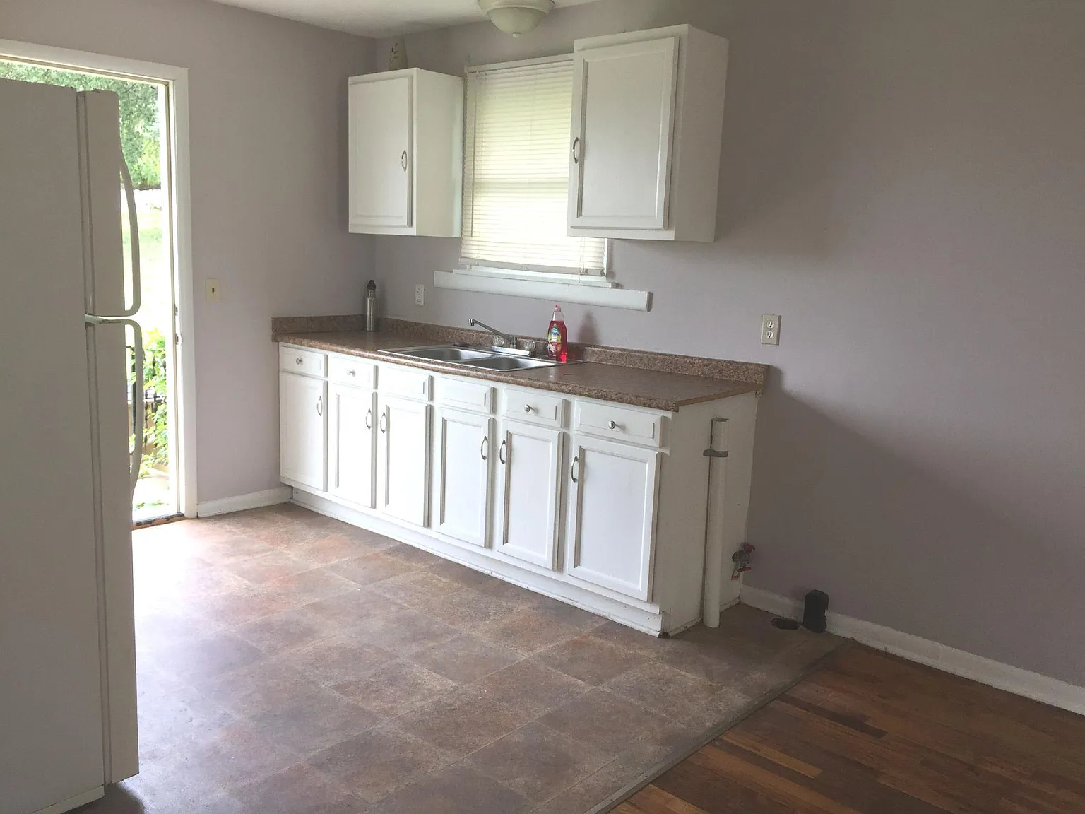 1033 Archer St — Photo 1