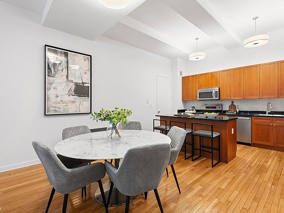 5th image of 252 7th Ave APT 6G
