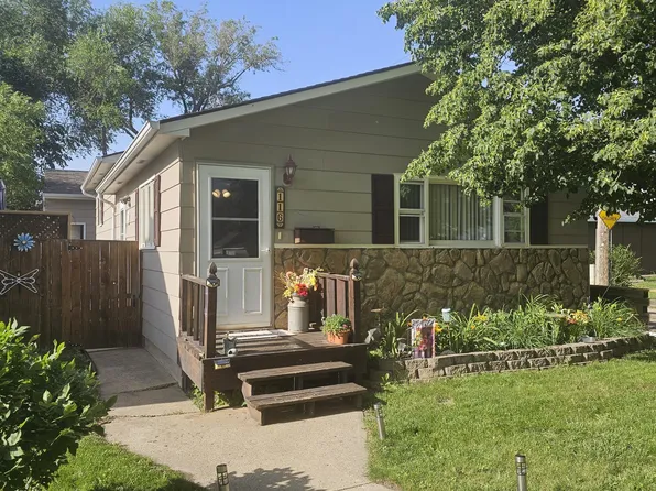 116 6th Ave NW, Aberdeen, SD 57401