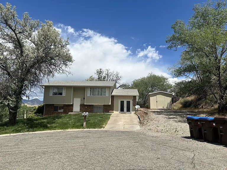 480 Harmony Dr #B — Photo 8