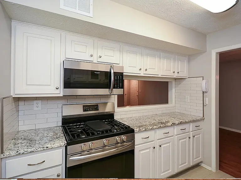 307 Park Ridge Cir #307 — Photo 13