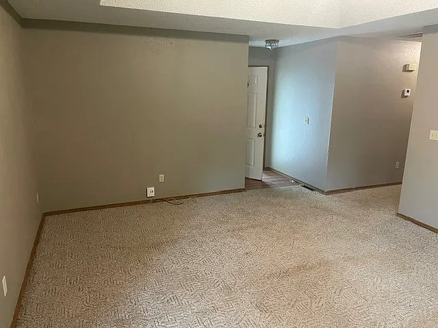 3295 W Rockwood St — Photo 10