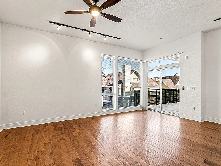 2460 W 29th Ave #102 — Photo 3