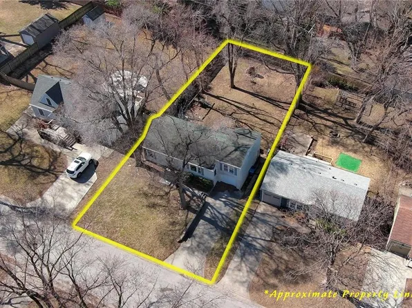 7400 Springfield St, Prairie Village, KS 66208