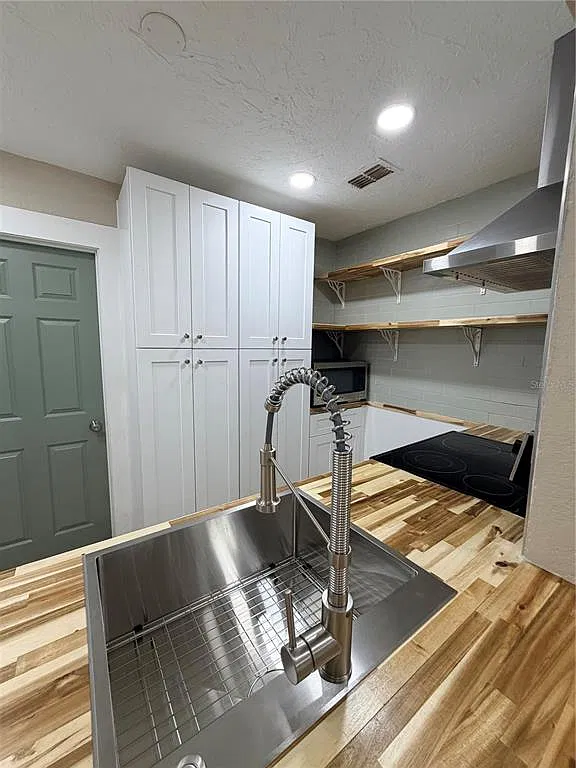 1 bed, 1.0 bath, 275 sqft, $1,000 — Photo 4