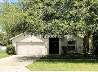 2479 Merry Rd, Tavares, FL 32778