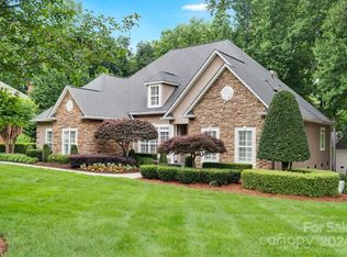 901 Weymouth Dr, Gastonia, NC 28056