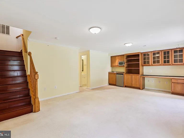 7445 Gillingham Row — Photo 23