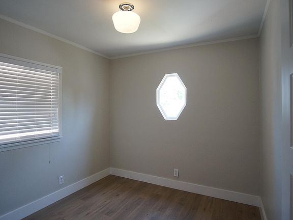 5th image of 835 E Washington Blvd