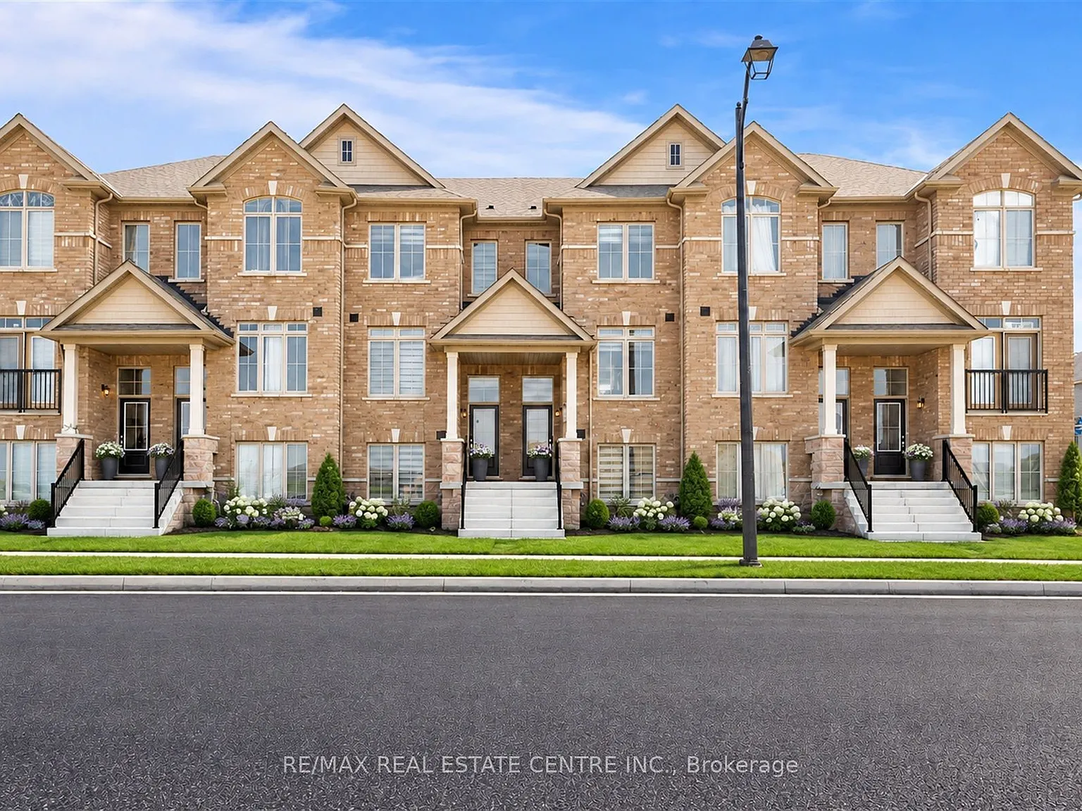4 bed, $3,149 — Photo 2
