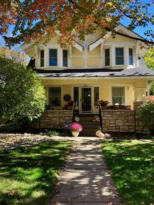 5845 Central St, Kansas City, MO, 64113