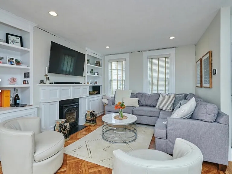 37 G St — Photo 1
