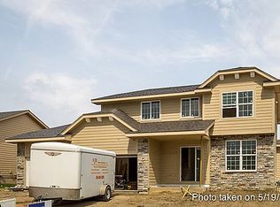16415 Madison Dr, Clive, IA 50325