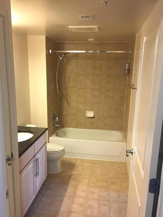 1 bed, 660 sqft, $1,900 — Photo 4