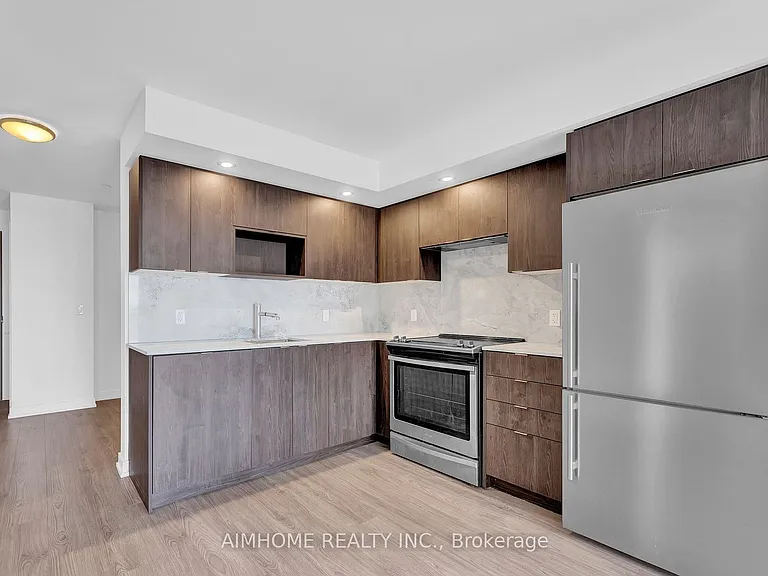 225 Village Green Sq #1006 — Photo 4