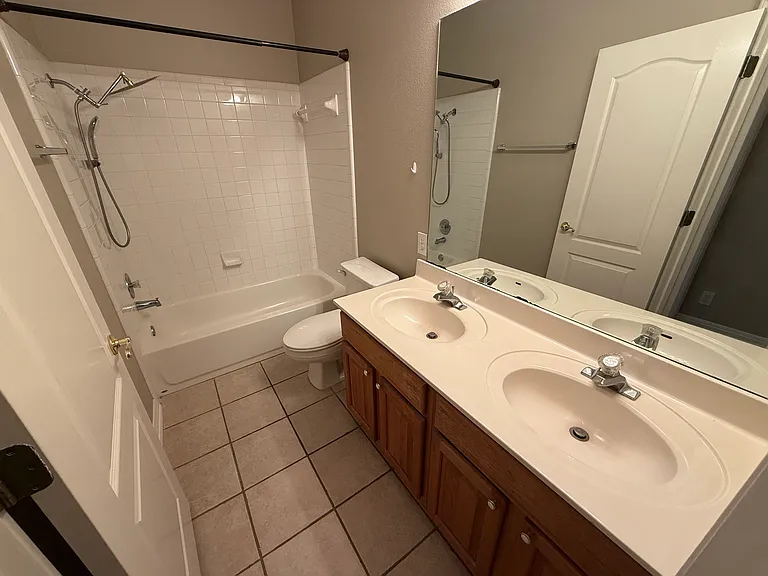 22823 Tornillo Dr — Photo 9