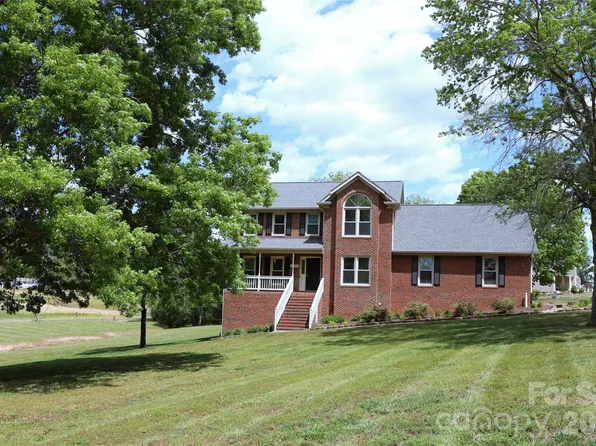 12809 Pine Bluff Rd, Midland, NC 28107