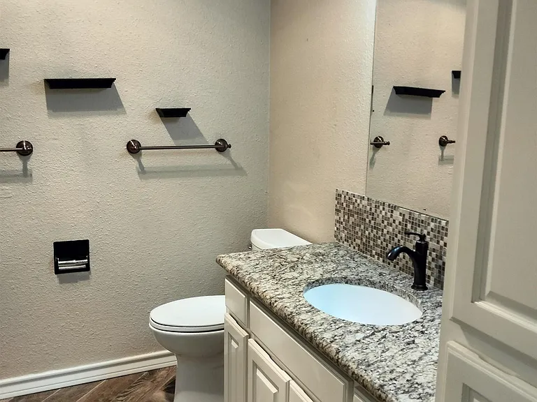 1408 Colonial Pkwy — Photo 14