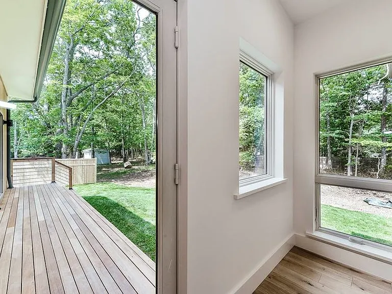 19 Renfrew Ln — Photo 18