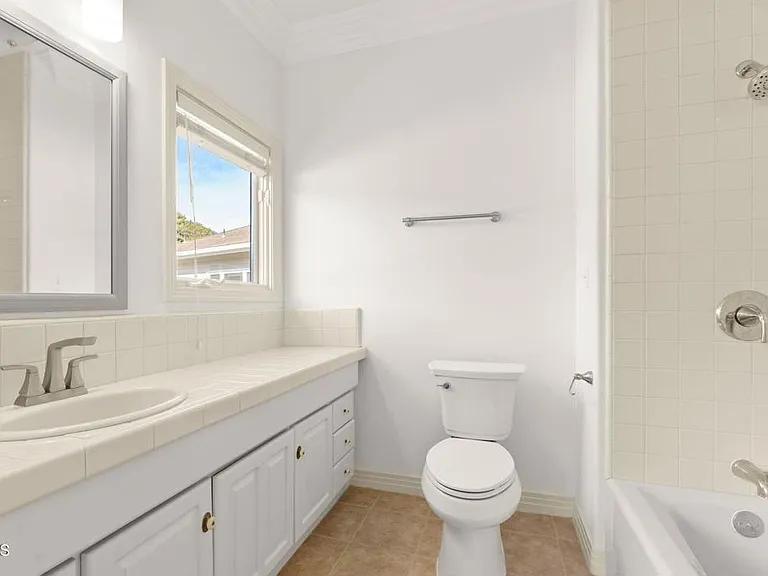 13922 Foothill Rd — Photo 25