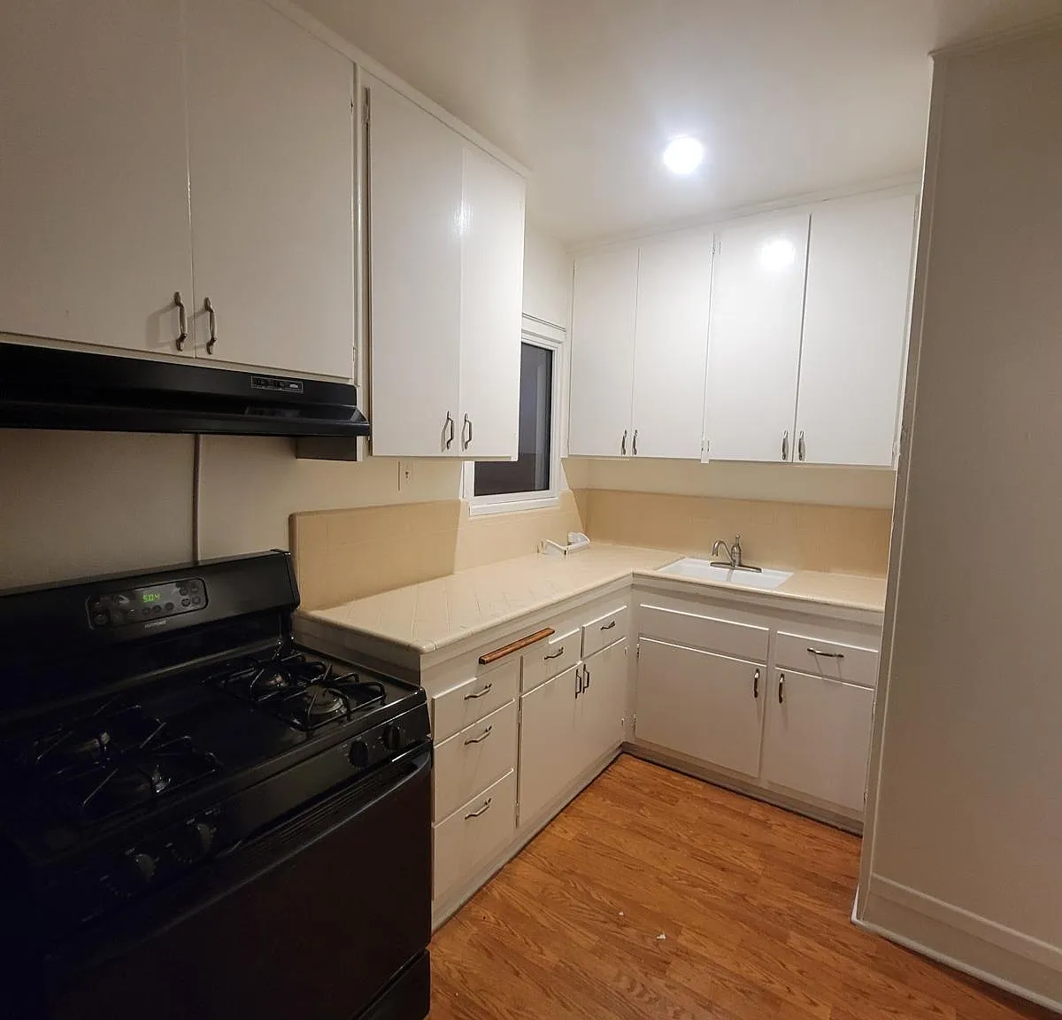 Studio, 500 sqft, $1,950 — Photo 2