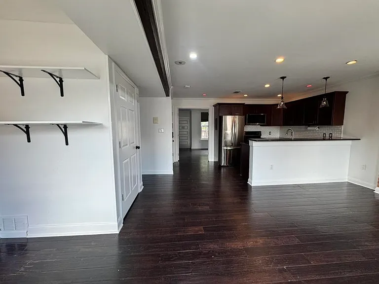 270 3rd St #2 — Photo 5