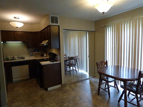 4th image of 1406 County Road 6 E