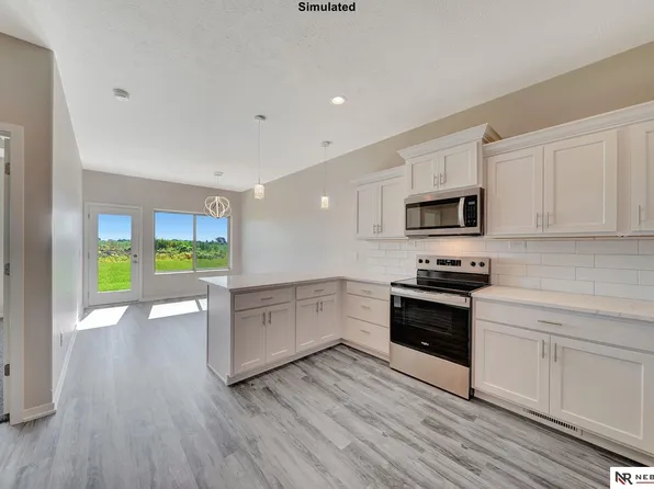 6958 Claystone Dr, Lincoln, NE 68521