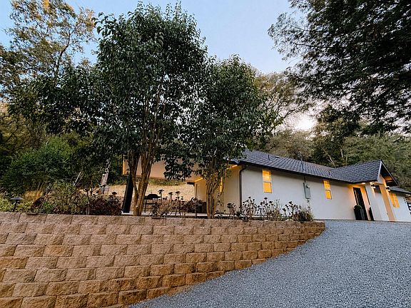 3rd image of 333 Stone House Rd
