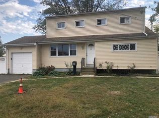 58 Rutledge St, Brentwood, NY 11717