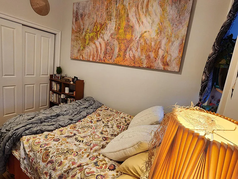 221 E 25th St #1 — Photo 7