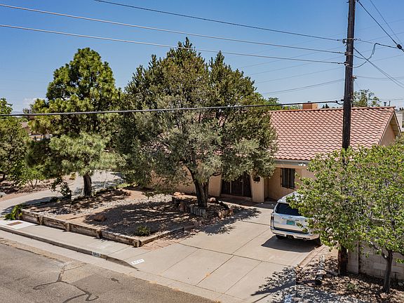 4th image of 3510 La Hacienda Pl NE