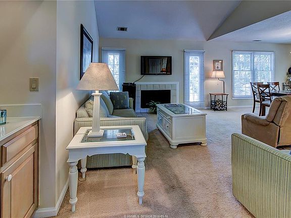 3rd image of 70 Shipyard Dr APT 131