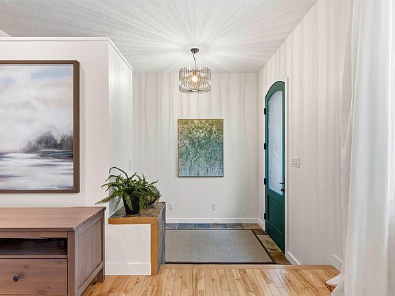 3rd image of 13868 110a Ave NW