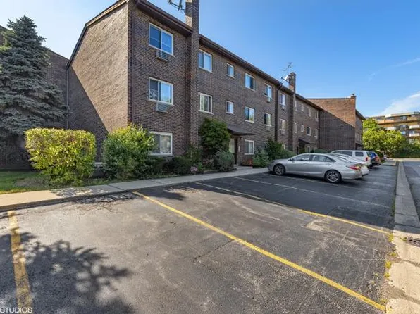 1321 E Turtle Creek Cir APT B, Palatine, IL 60074