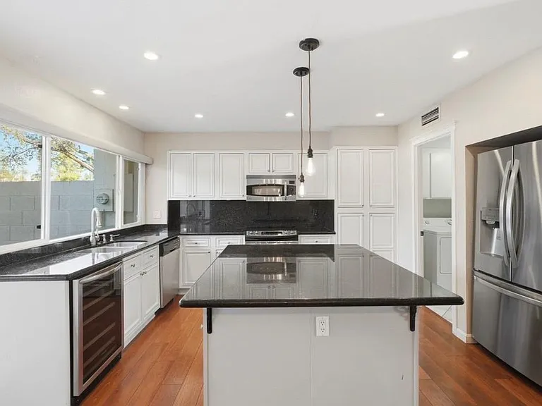 4026 N Granite Reef Rd — Photo 4