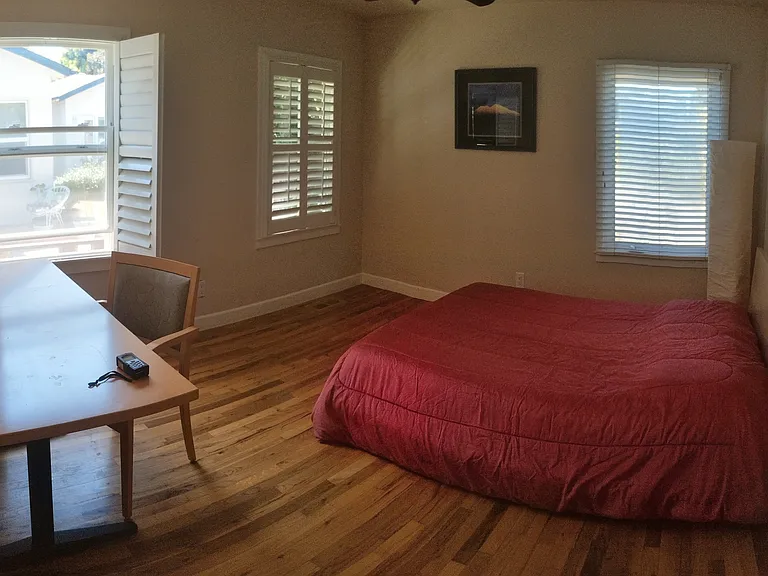 1645 Harrison St — Photo 2