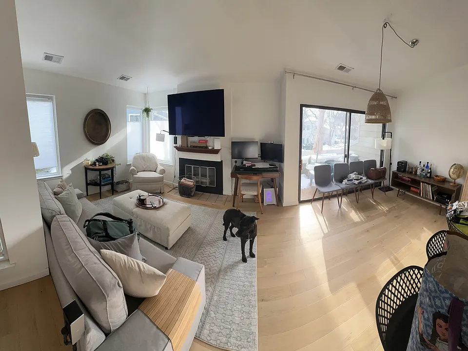 Living/dining (wide-angle)