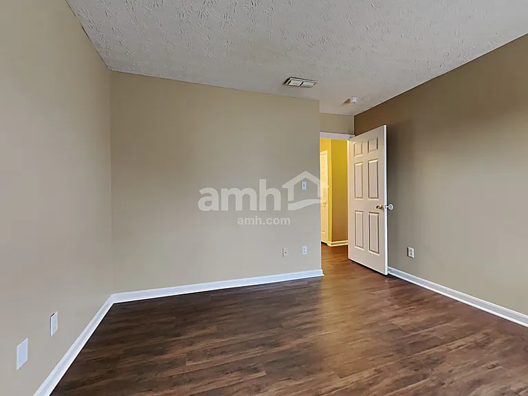 699 Thornton Dr — Photo 19