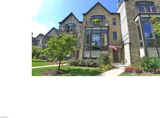 2430 Derbyshire Ct, Cleveland Heights, OH 44106
