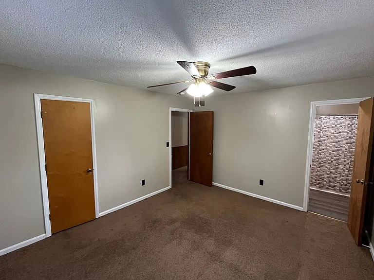 370 Farmbrooke Ln — Photo 22