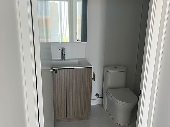 3rd image of 20 Edward St #1202