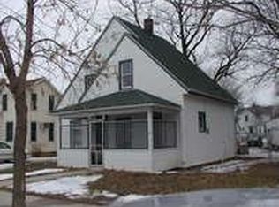 318 S 2nd St, Le Sueur, MN 56058